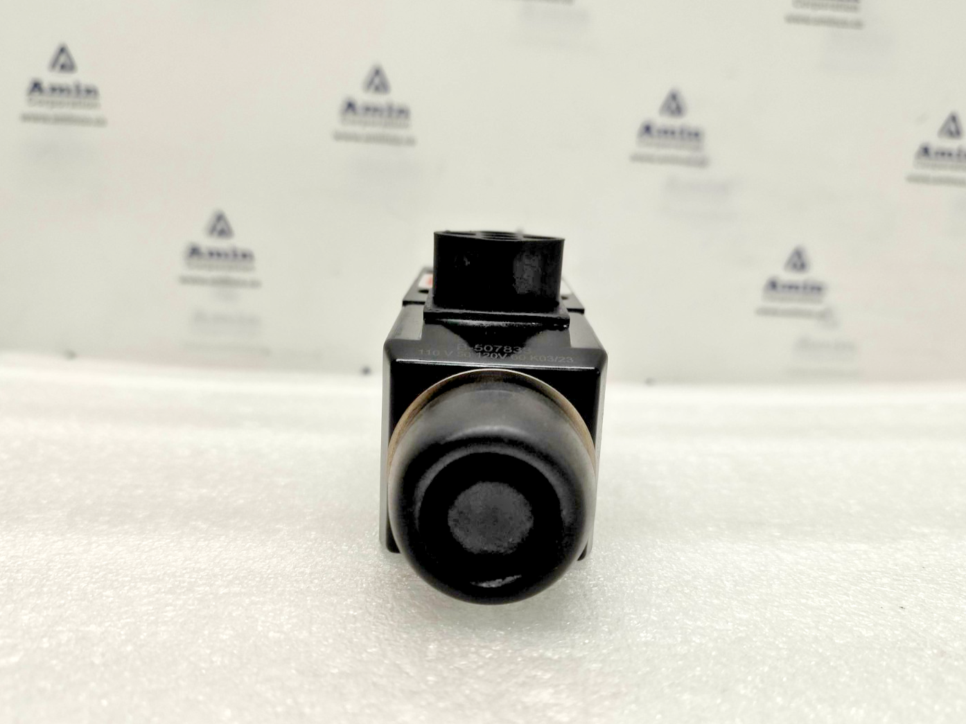 Vickers by Danfoss DG4V-3-2A-H-MU-B6-60 Directional control valve - NEW