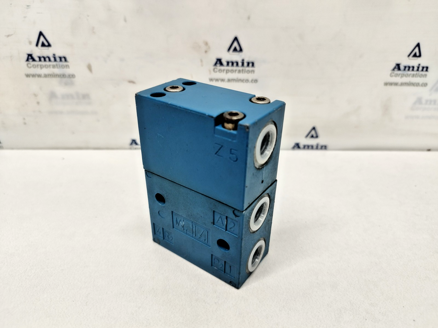 Wabco 3710200000 Pneumatic Valve - NEW