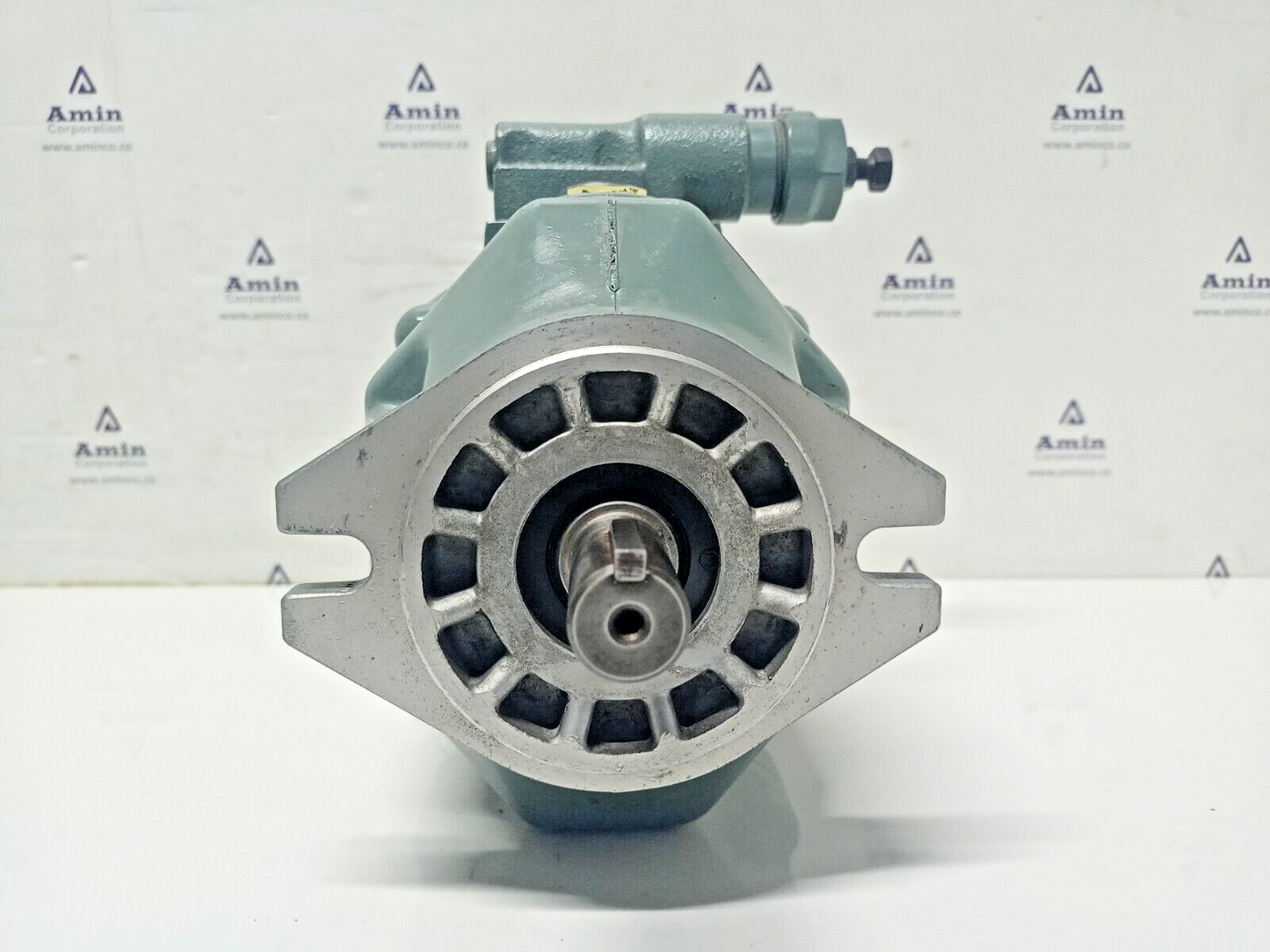 YUKEN AR16-FR01B-20 Variable Piston Pump AR16FR01B20 with Mounting bracket - New
