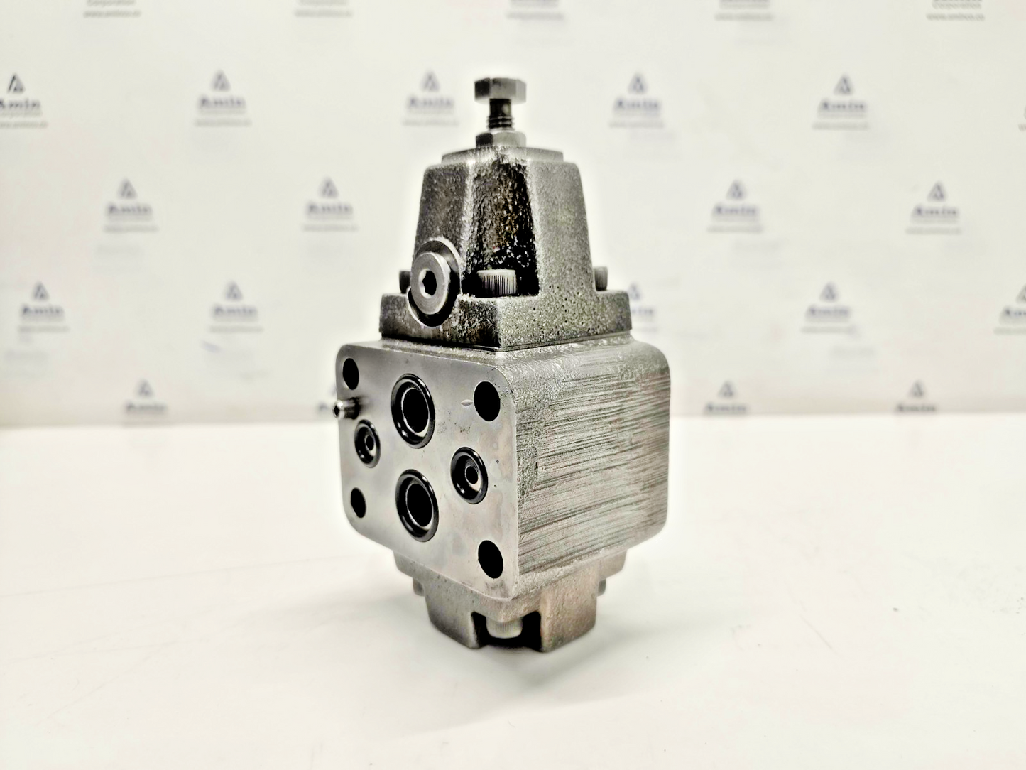 Vickers RG-03-D4-30 Pressure Control Valve Pressure Range: 250-1000PSI - NEW