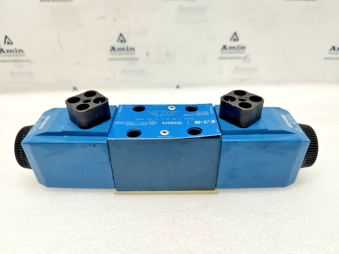 Eaton Vickers DG4V-3-2N-M-U-H7-60 EN38 Directional Control Valve - NEW #3