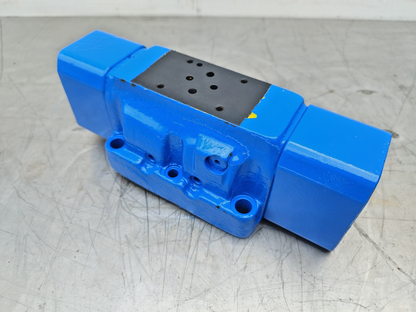 Vickers DG3S4-042A-7-40 Directional control valve - NEW