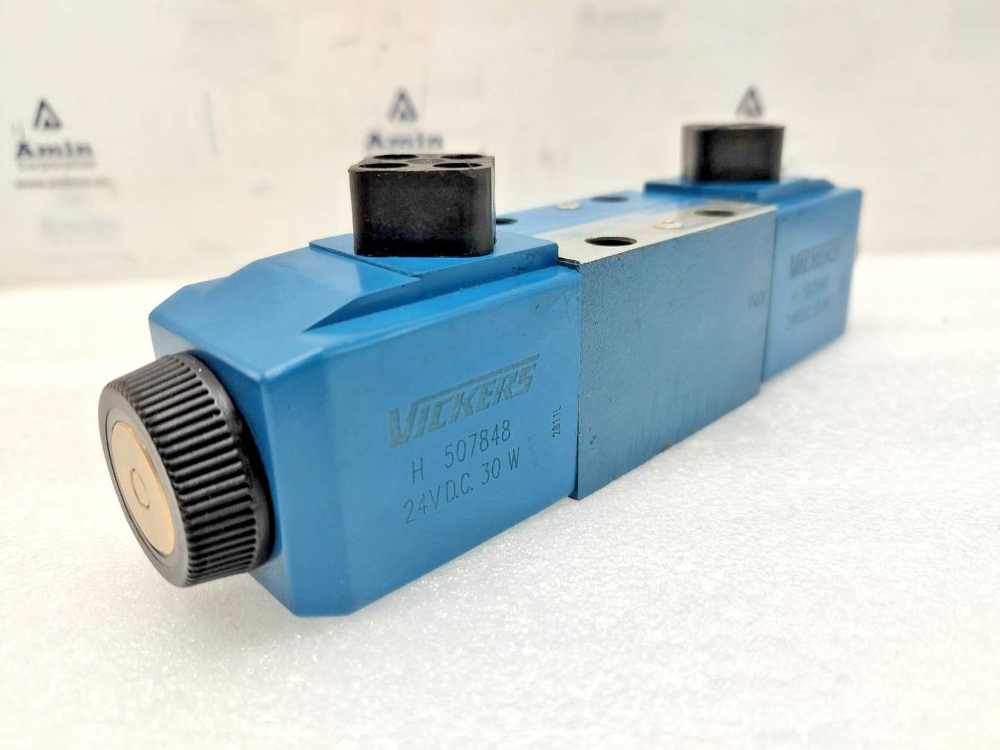 Vickers DG4V-3-2N-M-U-H7-60 EN38 Directional Control Valve - NEW #2
