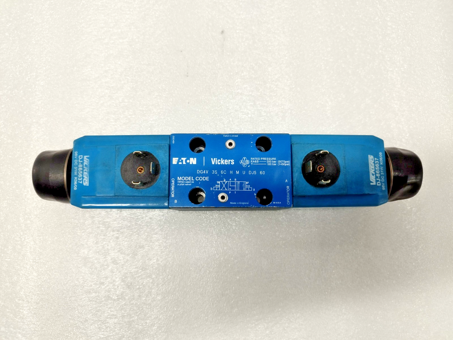 Eaton Vickers DG4V 3S 6C H M U DJ5 60 Directional Control valve - NEW