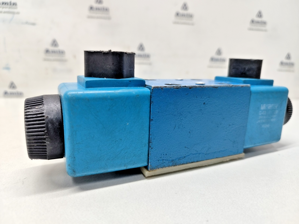 Eaton Vickers DG4V 3S 2C M U D5 60 Directional Control valve - NEW