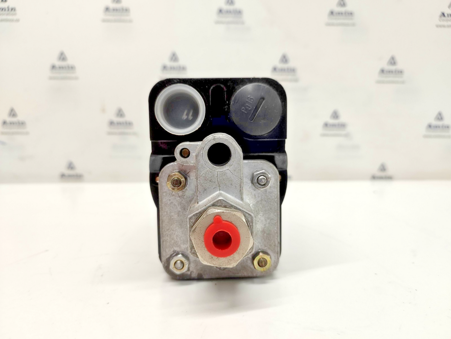 Condor MDR53/8 Pressure Switch AC-15, 4A, 250V, 5-8 bar - NEW