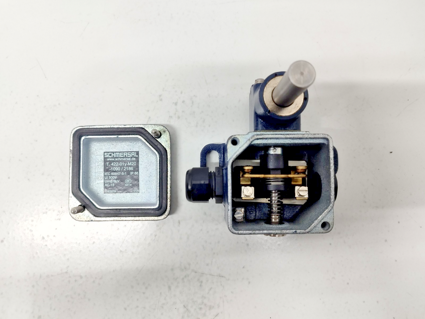 Schmersal T.422-01y-M20-1090/2186 Limit Switch AC-15, Ui500V, Uimp 6kV - NEW
