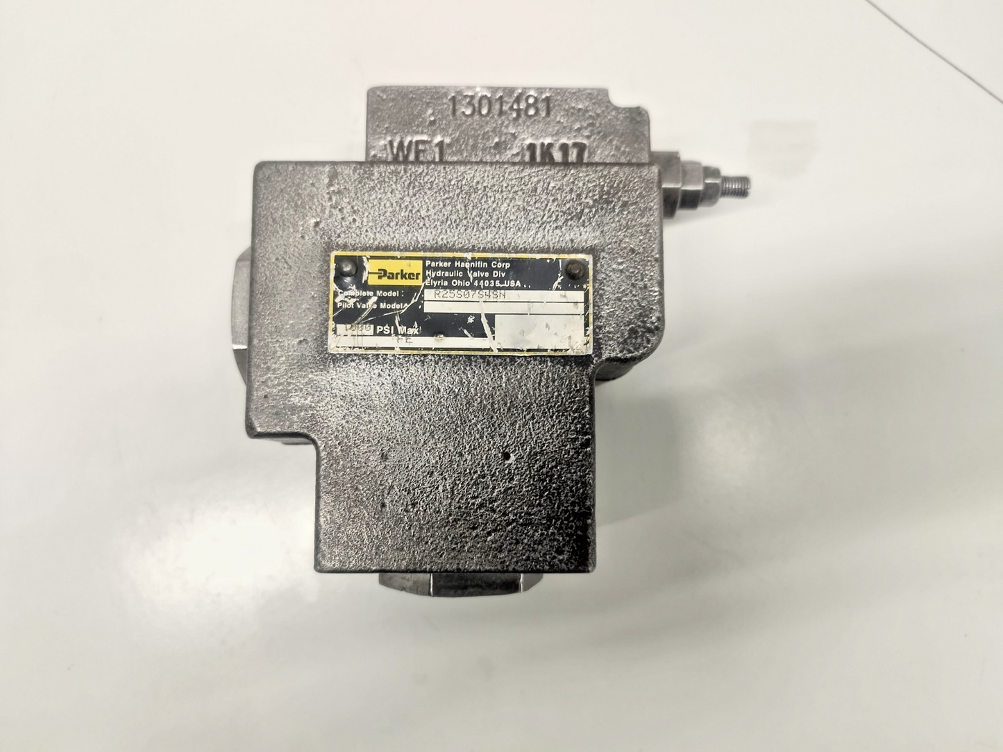 Parker R25S07S4SN Hydraulic Pressure Control Valve - NEW