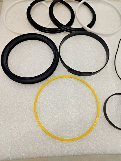Macgregor P/N: 24328 Seal Kit 180/100 for Hyd. Luffing Cylinder - NEW