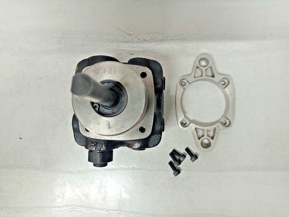 Nippon Oil Pump GFH-V5L - NEW