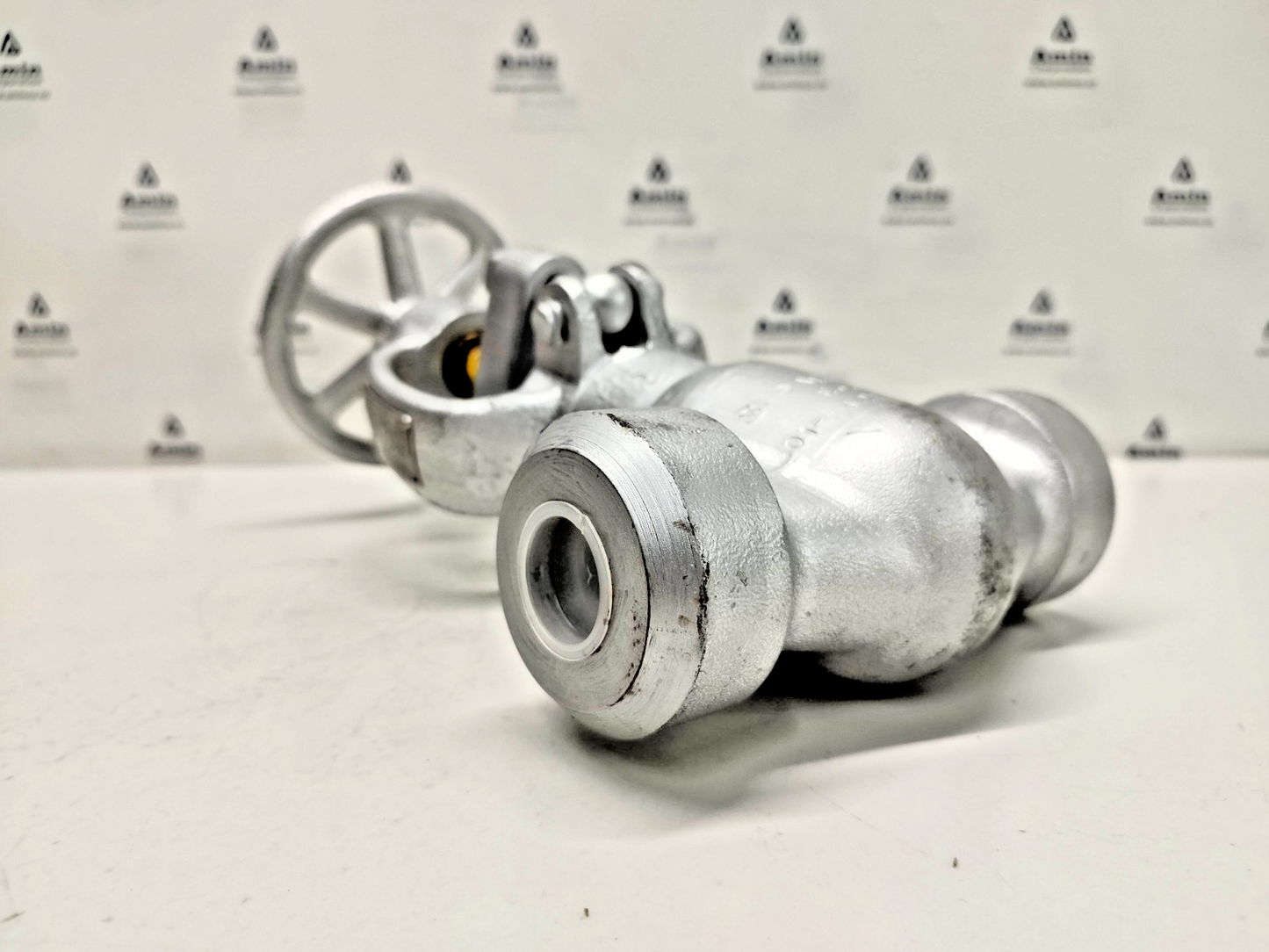 OKANO VALVE V-SH107 Type: 11009 Globe Valve 20mm Class 1500, 258.6 bar - NEW