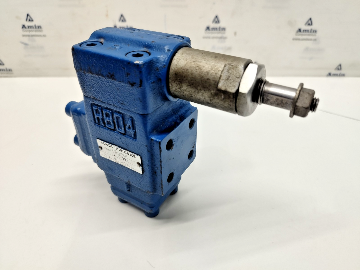 Uchida Hydraulics RB1-04F-D-331 Hydraulic Valve - NEW