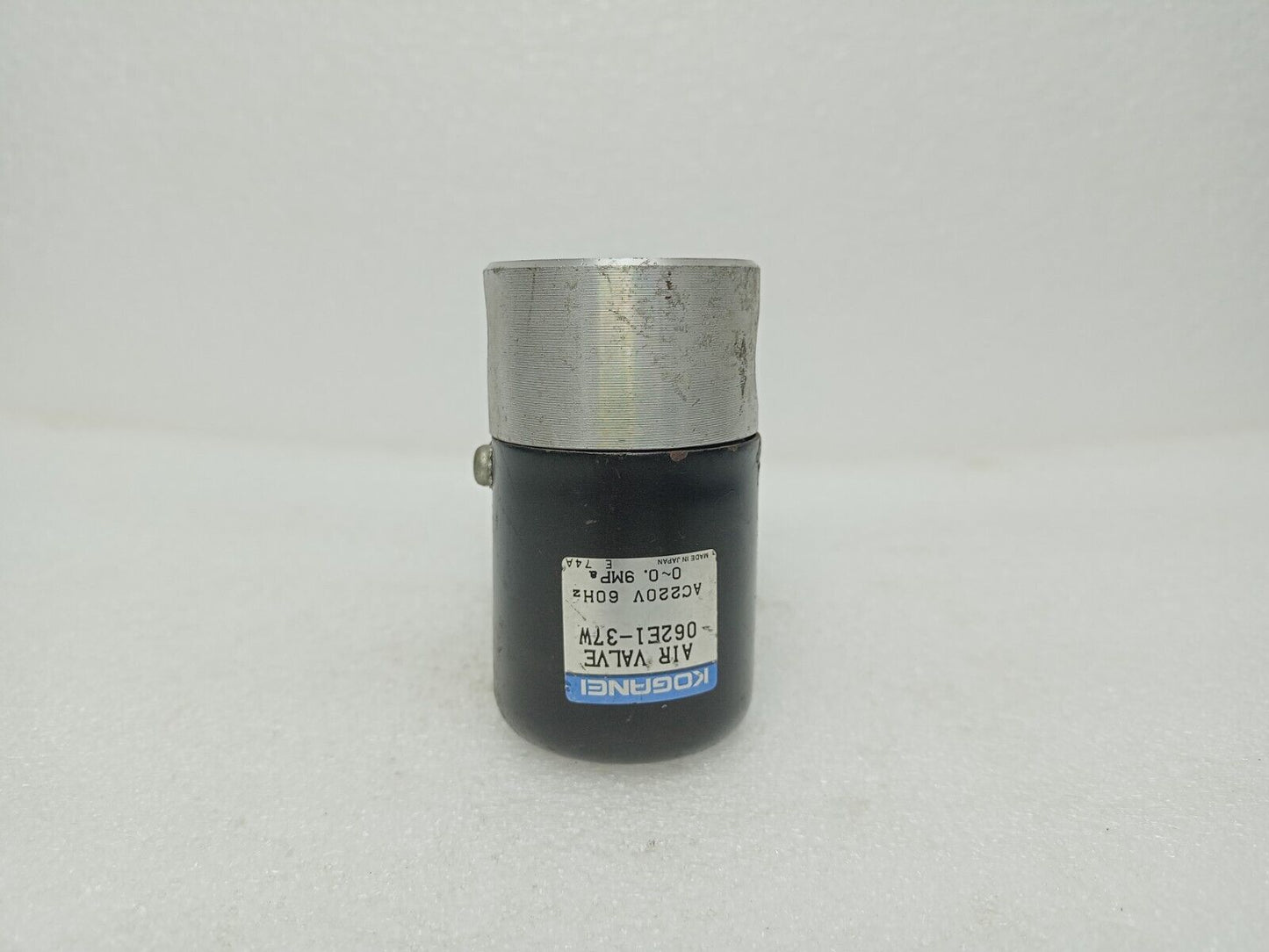 KOGANEI 062-E1-37W Air Solenoid Valve 220V AC 60Hz 0.9Mpa - NEW