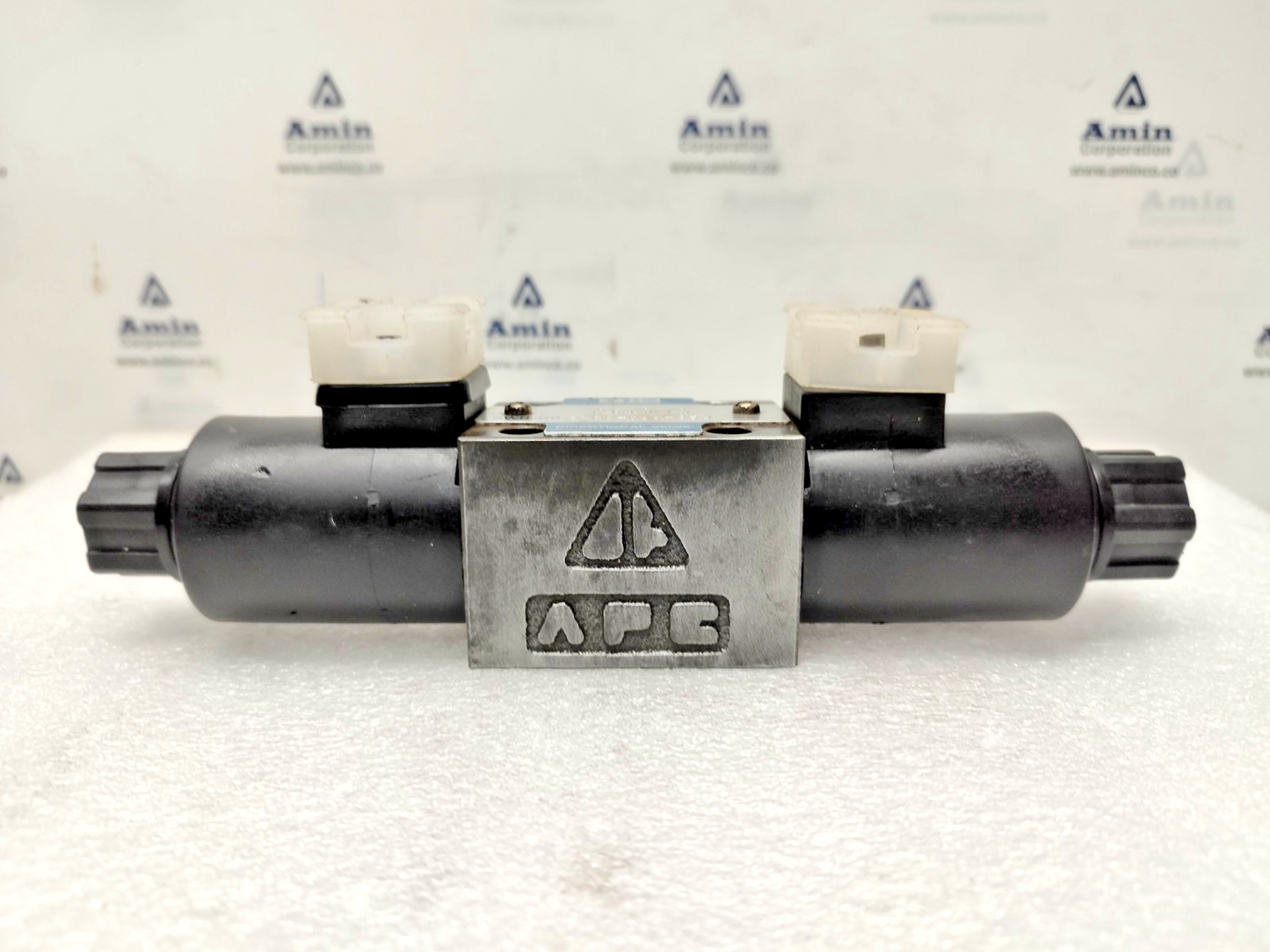 TDZ Hydraulics 2-C2-D24-35J Directional Control Valve - NEW