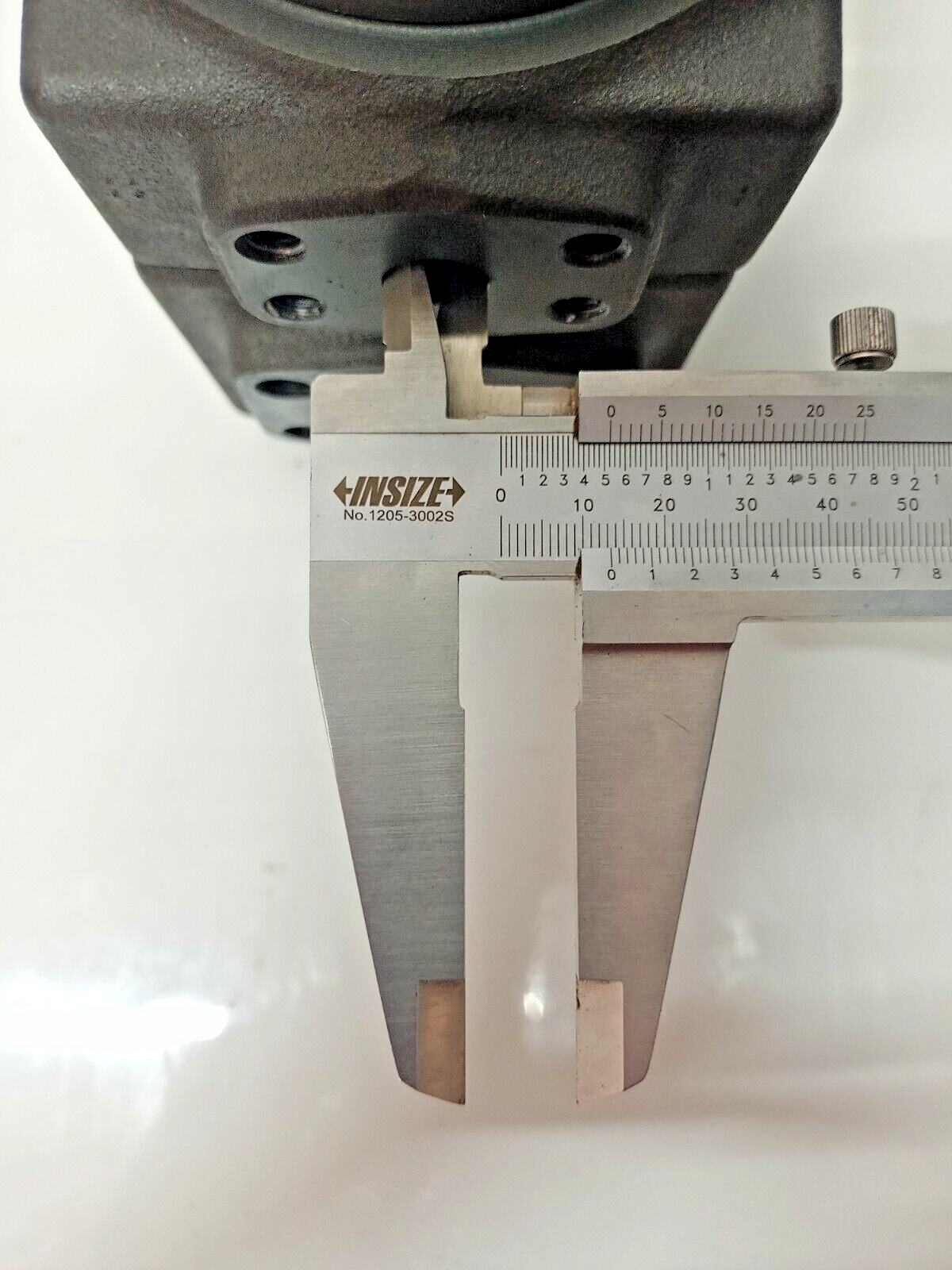 YUKEN PV2R1-14-F-RAA-43 Hydraulic Vane pump - New