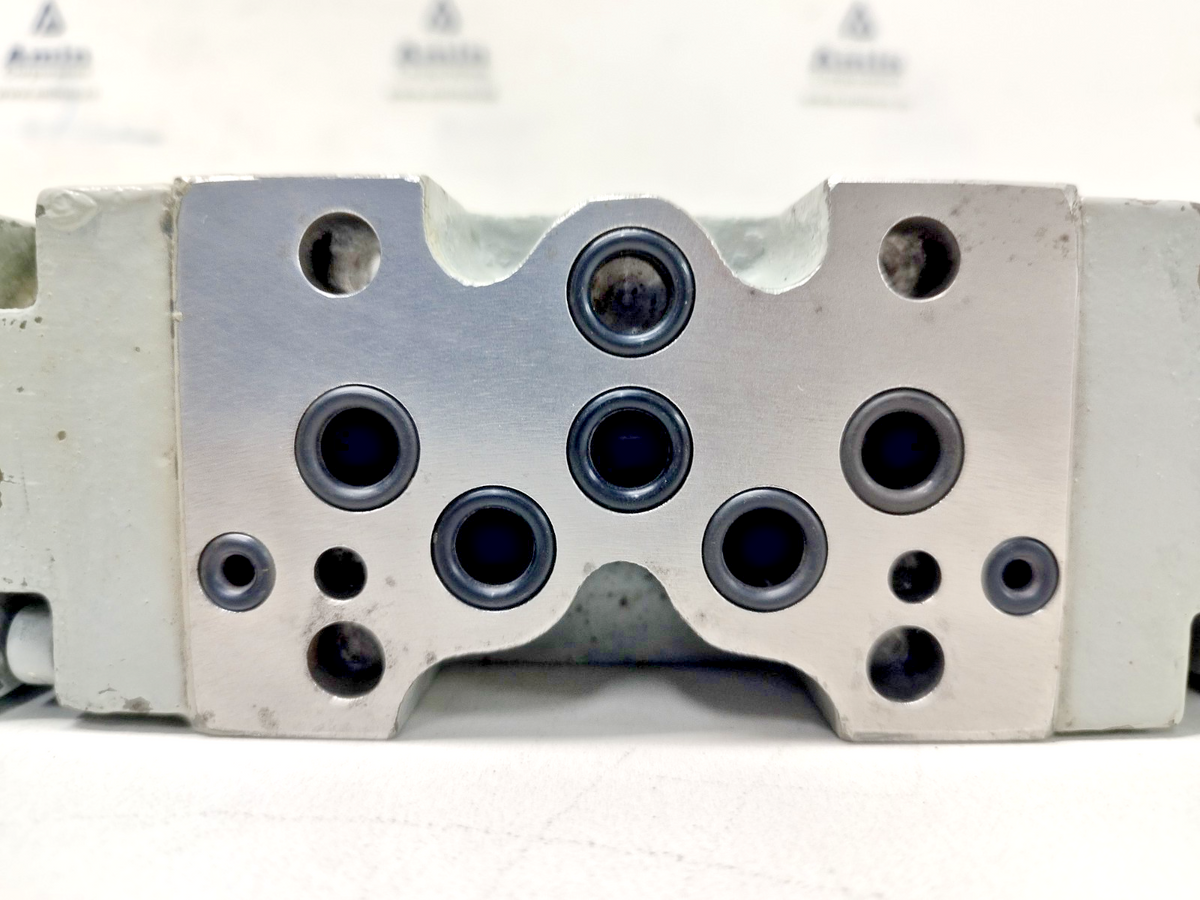 Orsta DDR07 TGL 10919 Directional control valve - NEW