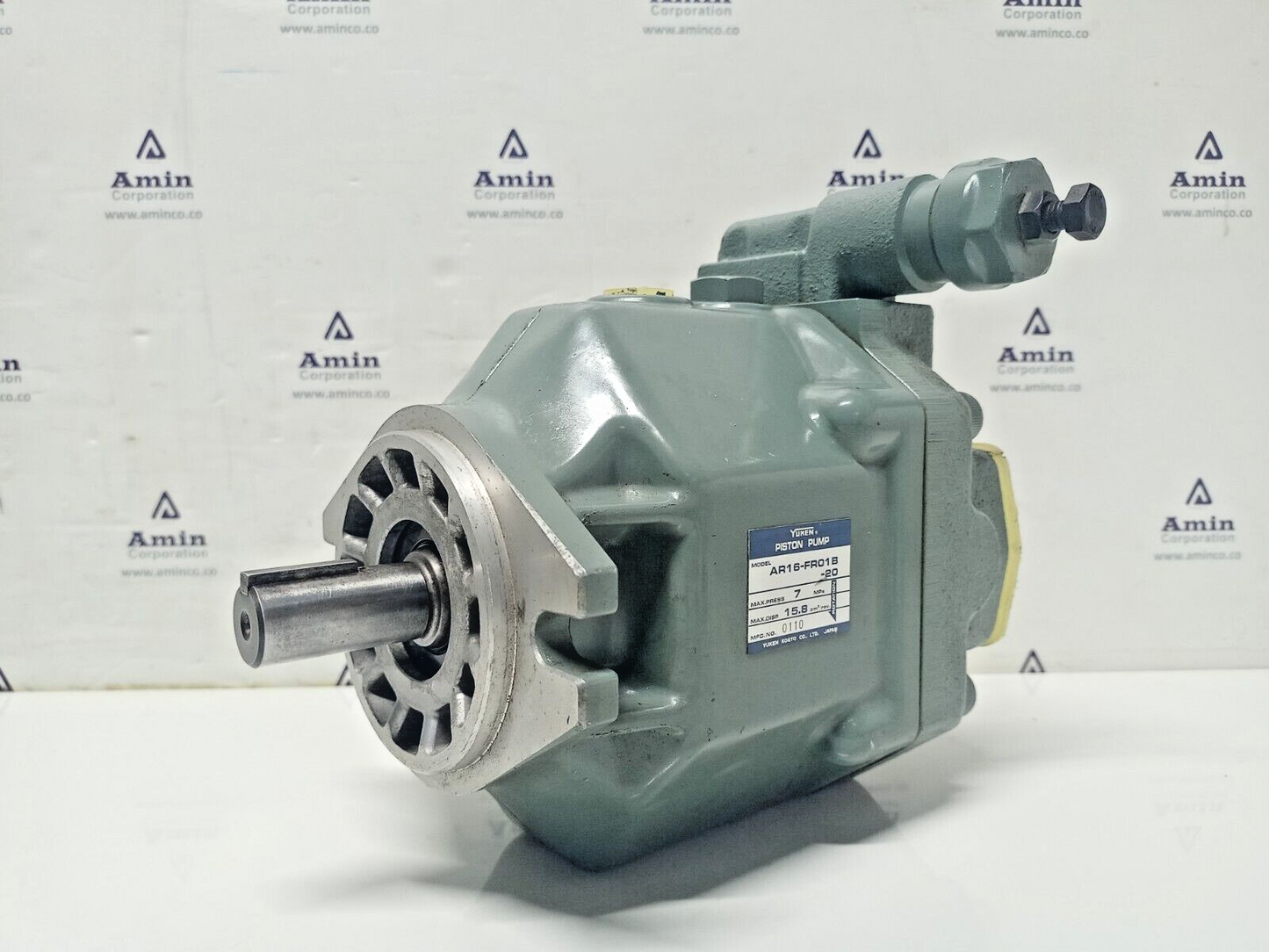 YUKEN AR16-FR01B-20 Variable Piston Pump AR16FR01B20 with Mounting bracket - New