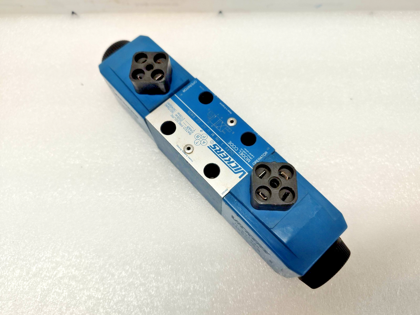 Vickers DG4V-3-2N-M-U-H7-60 EN38 Directional Control Valve - NEW #2