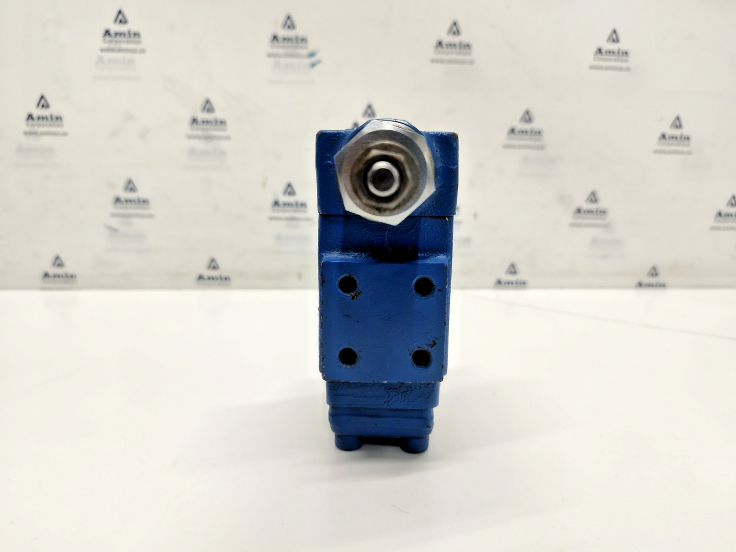 Uchida Hydraulics RB1-04F-D-331 Hydraulic Valve - NEW