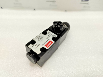 Vickers by Danfoss DG4V-3-2A-H-MU-B6-60 Directional control valve - NEW