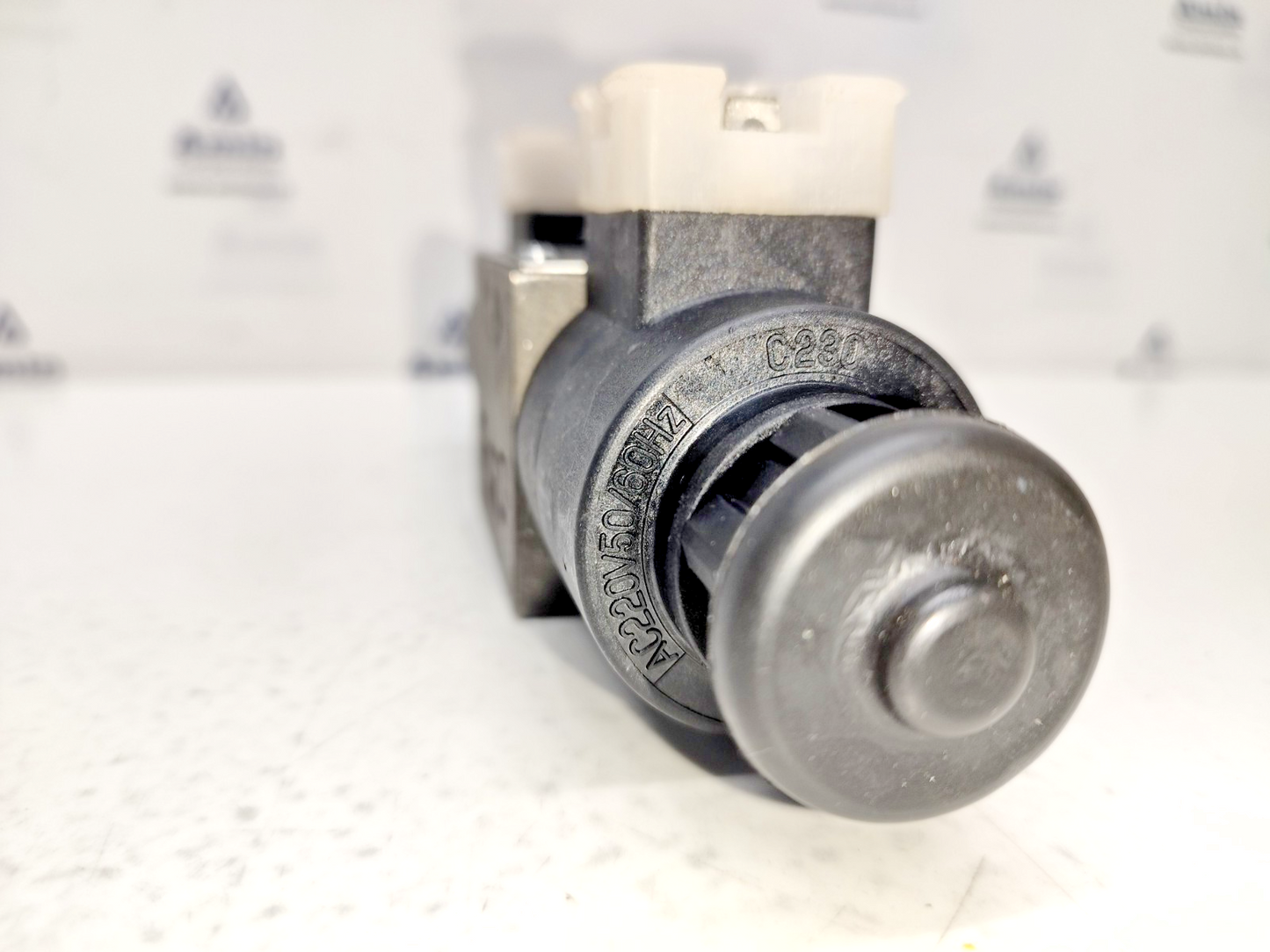 Damcos SA-G01-E3X-C230-31ES Directional control valve 160L8053 - NEW #3