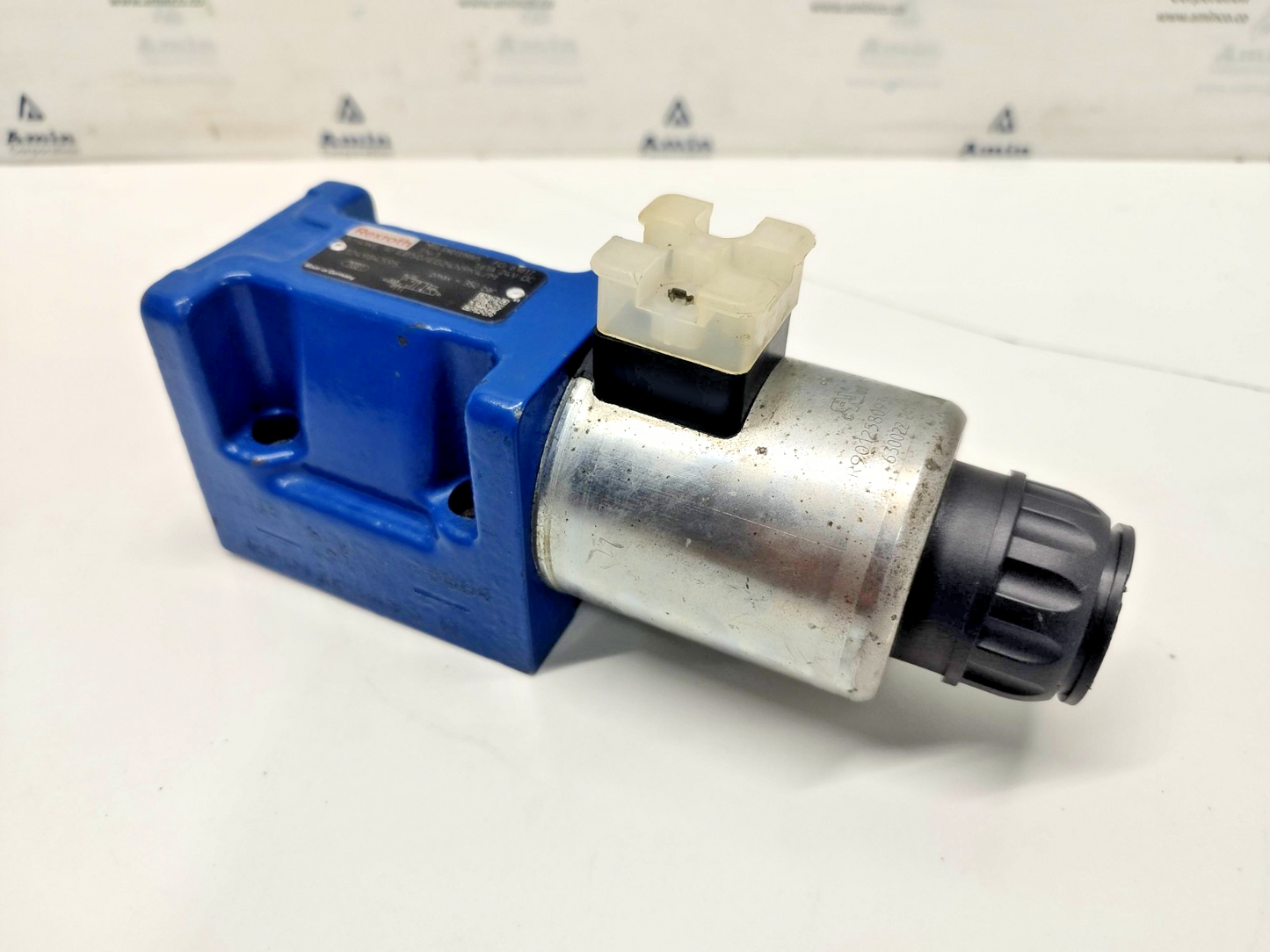 Rexroth 5-4WE 10 EB50/EG24N9K4/M Directional Control Valve MNR: R901339865 - NEW
