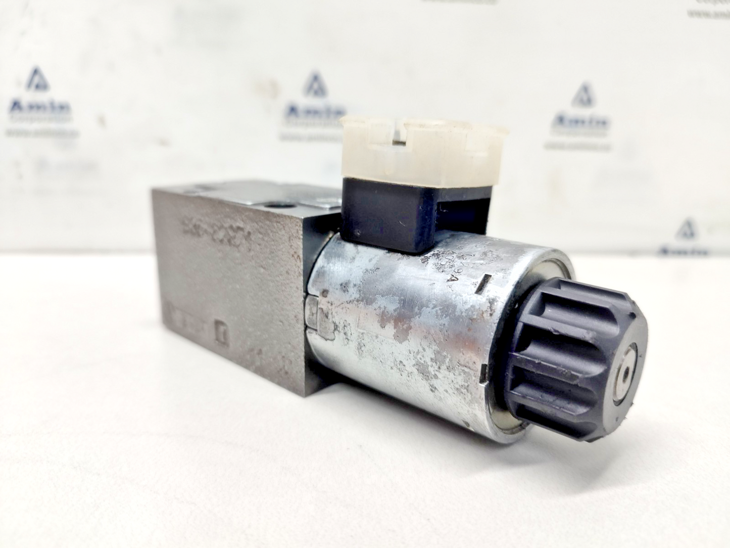Denison Hydraulics 4D01 3101 0601 B1G0Q Directional control valve