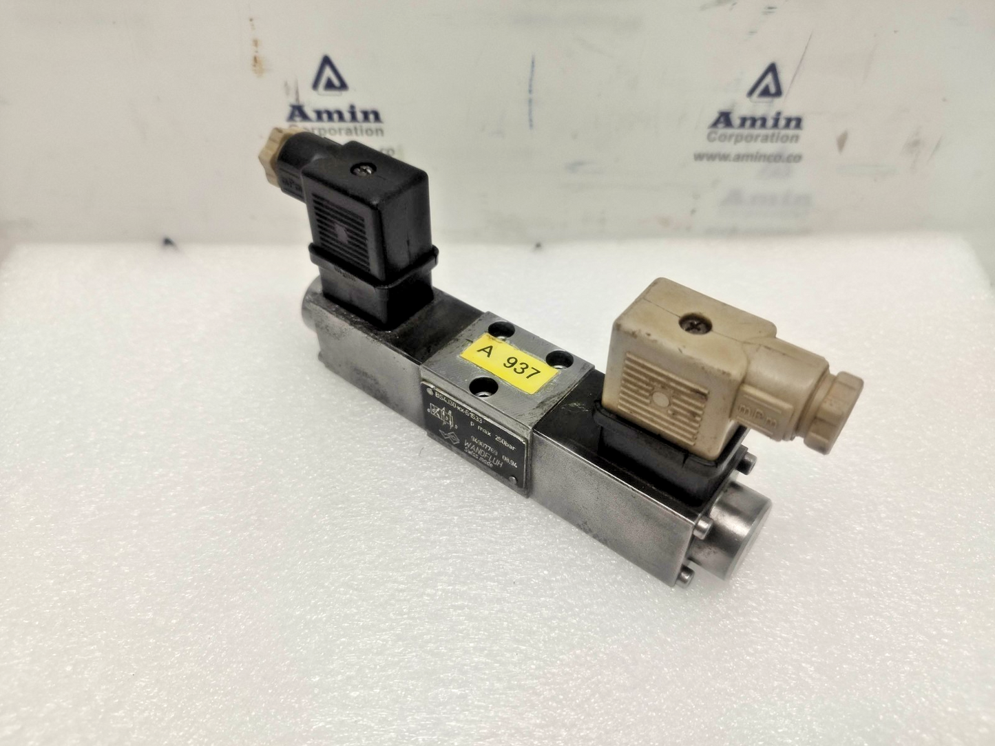 Wandfluh BS4J30-XX-S1533 Solenoid Valve 250bar max.