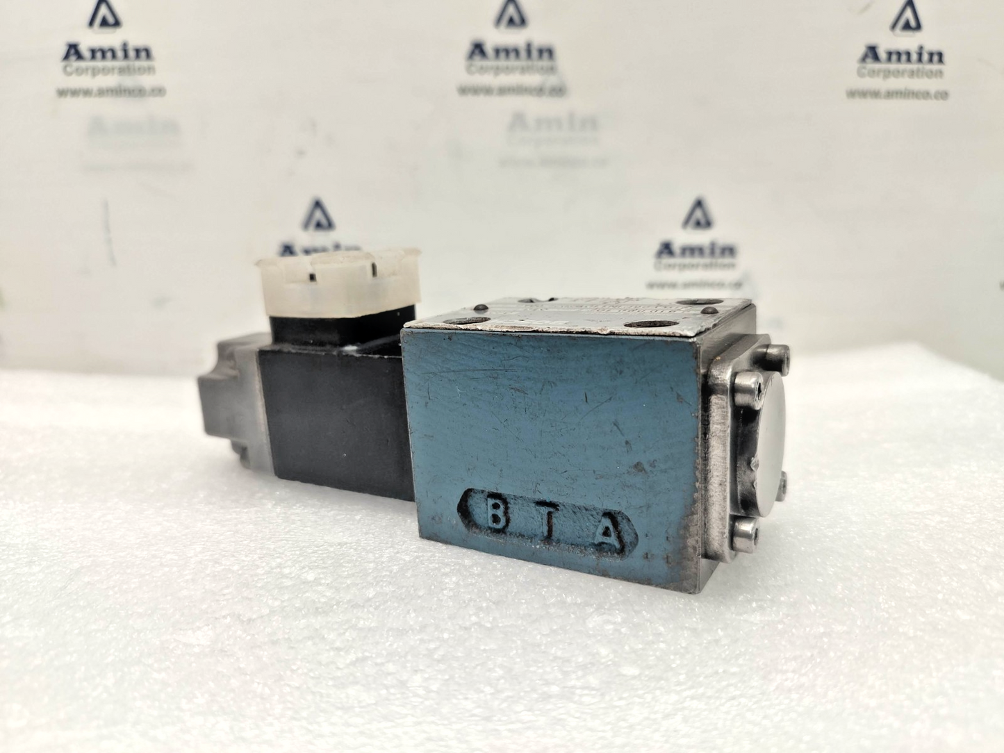 Bosch 0810 090 107, 081WV06P1N11QWS024/00A0 Directional Control Valve