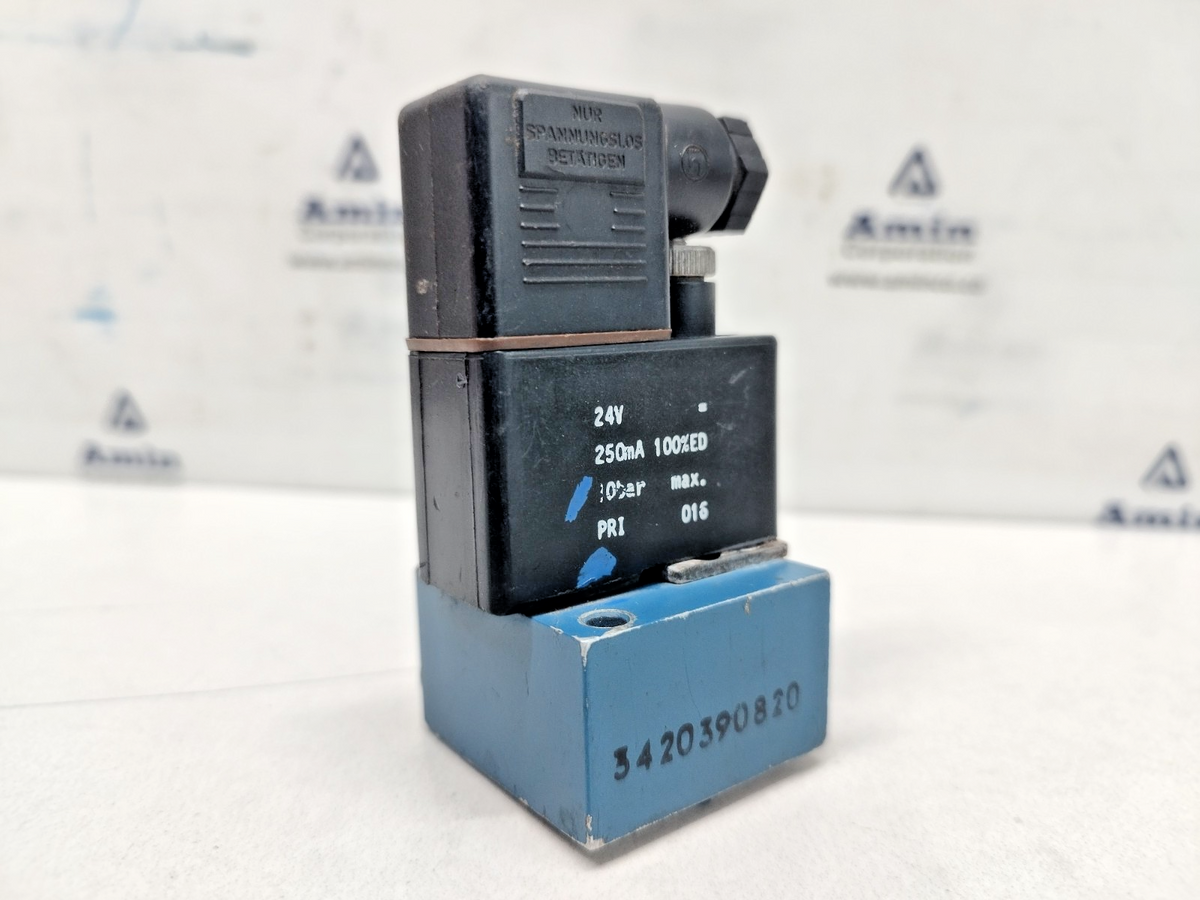 Wabco 3722270820 Pneumatic Solenoid Valve - NEW