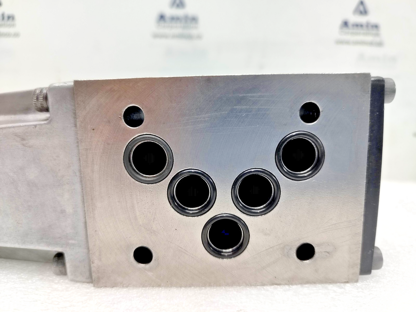 Kawasaki Rexroth 4WE10D-10L0/LW100NDL-G07 Directional Control Valve - NEW