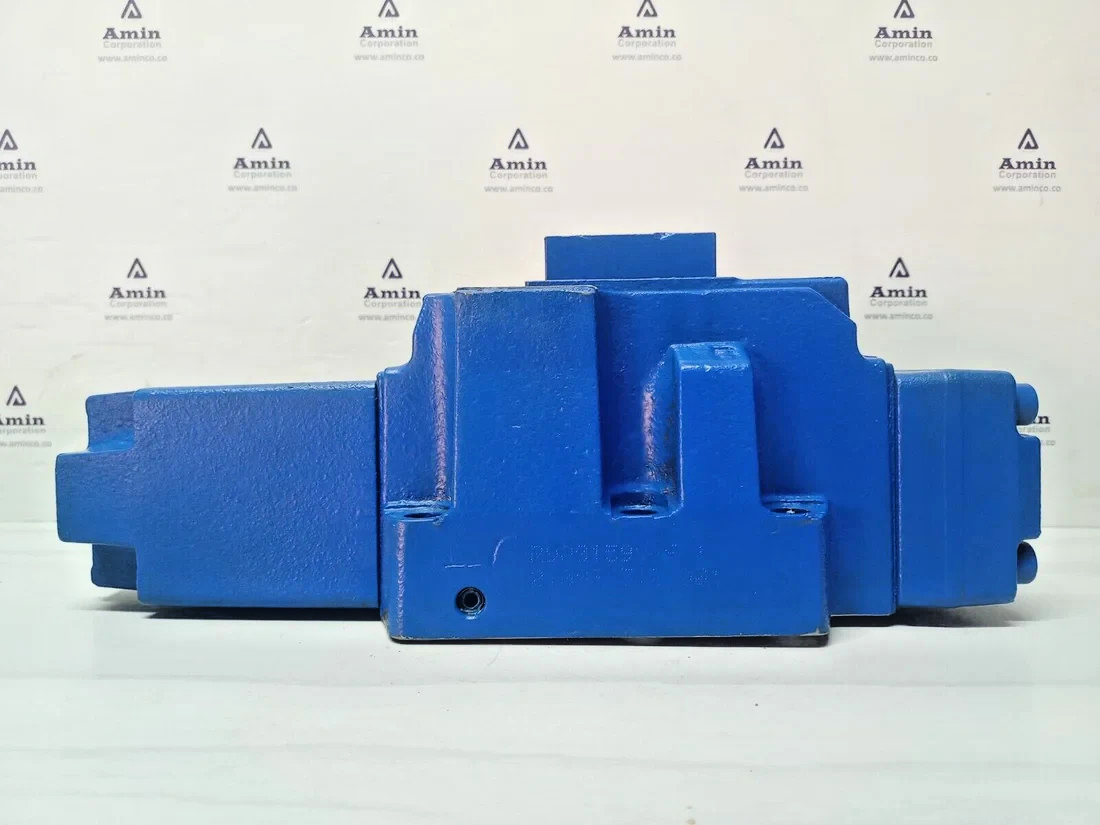 Rexroth 4WRH 25 W6-220-70 M Proportional Directional valve R900964592 - NEW