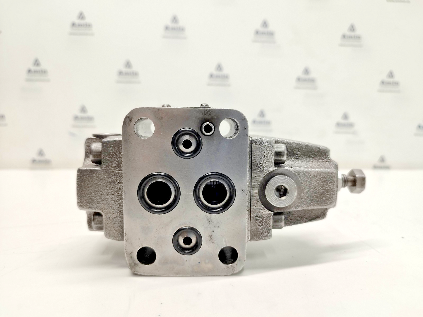 Vickers RG-03-D4-30 Pressure Control Valve Pressure Range: 250-1000PSI - NEW