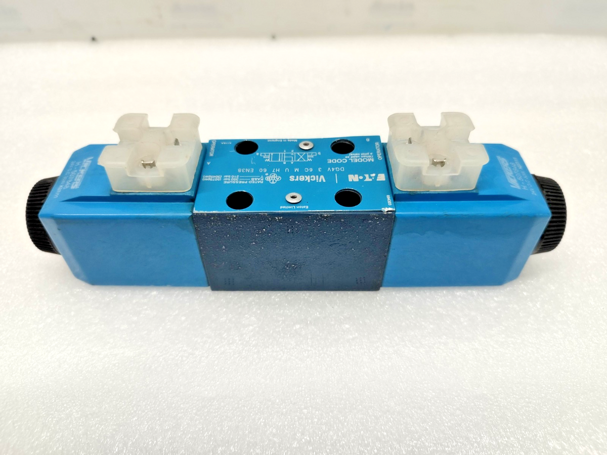 Eaton Vickers DG4V-3-6C-M-U-H7-60 EN38 Directional Control Valve - NEW