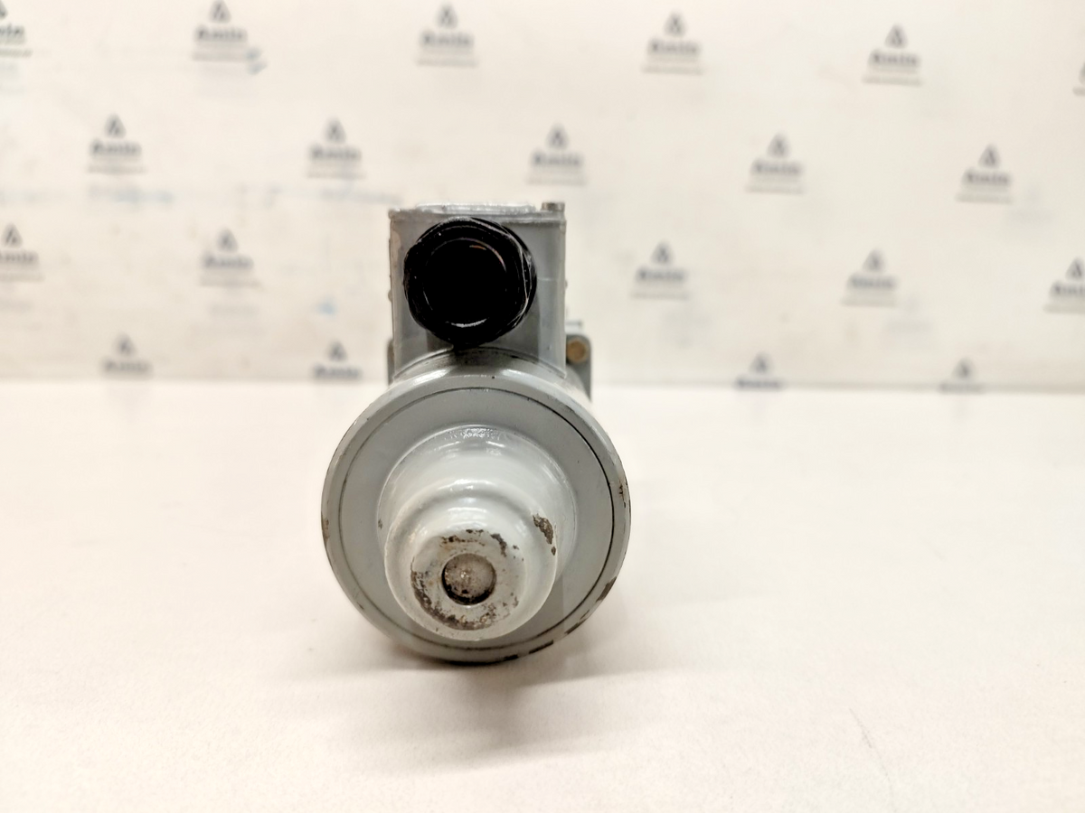 Orsta DDR07 TGL 10919 Directional control valve - NEW