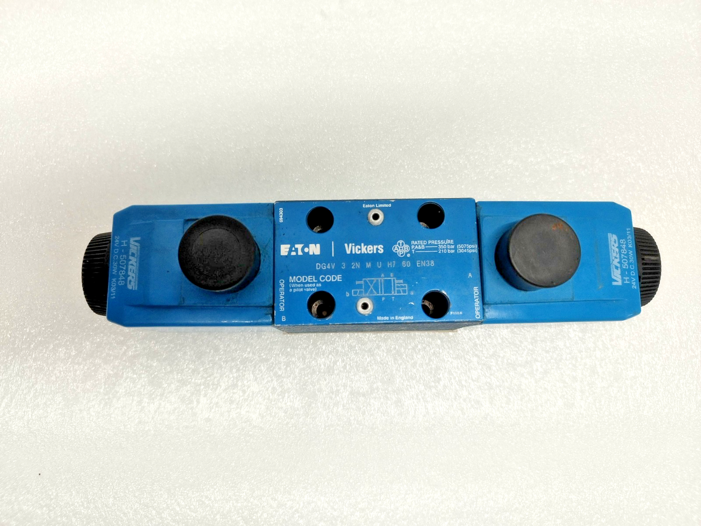 Eaton Vickers DG4V 3-2N-M-U-H7-60 EN38 Directional Control Valve - NEW