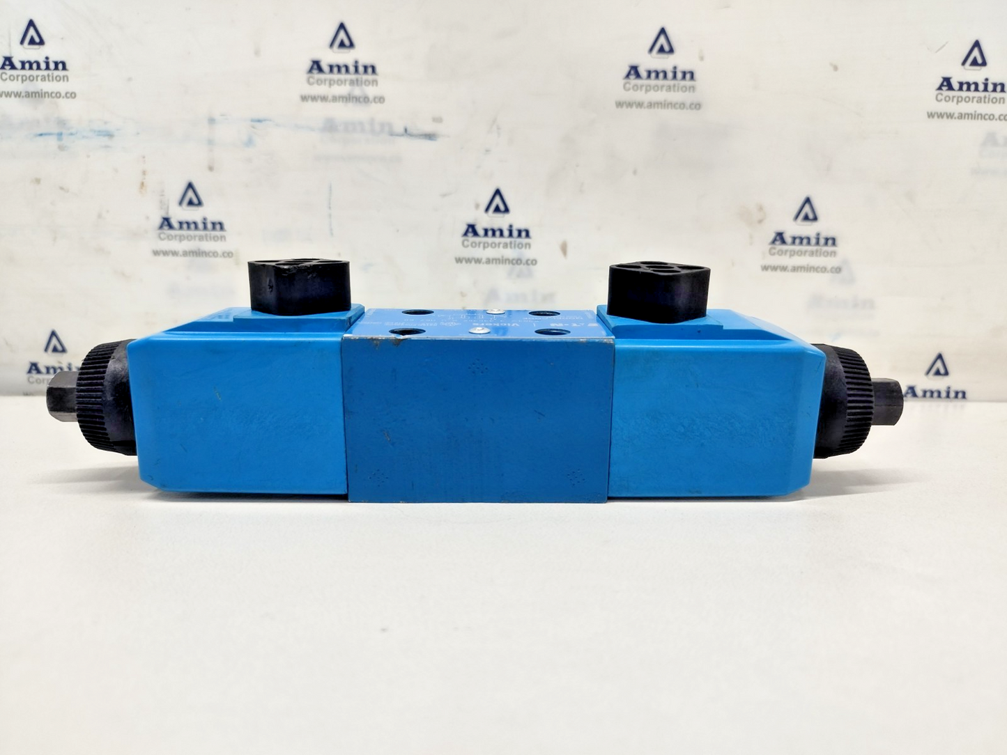 Vickers KDG4V 3 33C30X MU HR7 60 Proportional valve - NEW