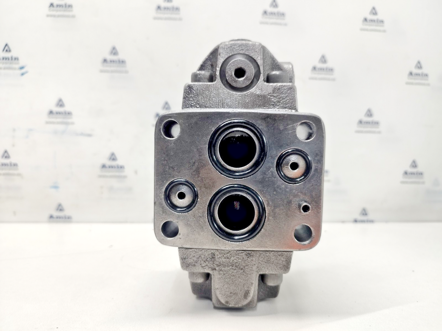 Vickers XCG 06 3F 30 Pressure Reducing valve 2850 psi max. - Refurbished