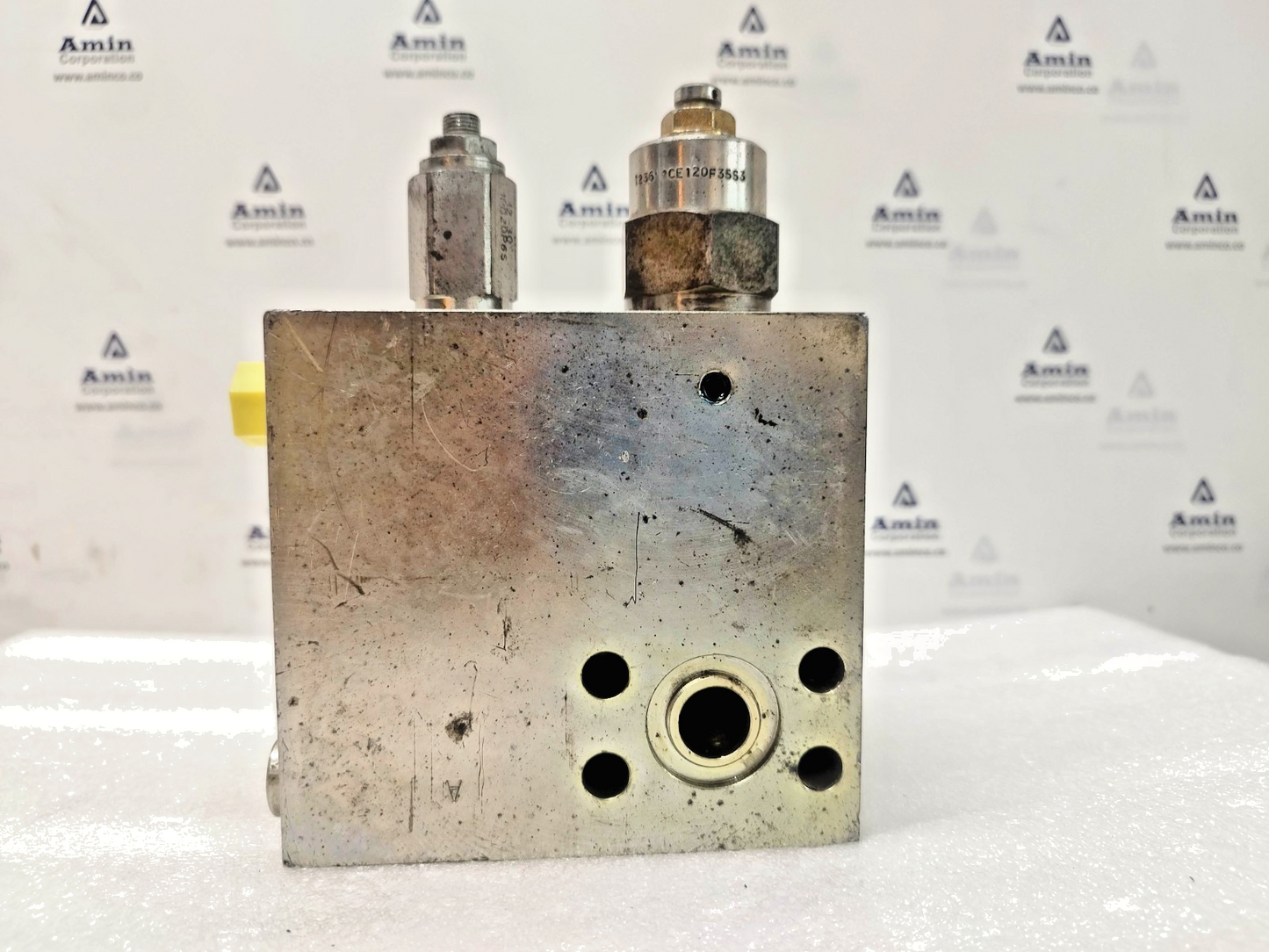 MacGREGOR Cranes 287-9489-802 Hydraulic Valve Block - NEW