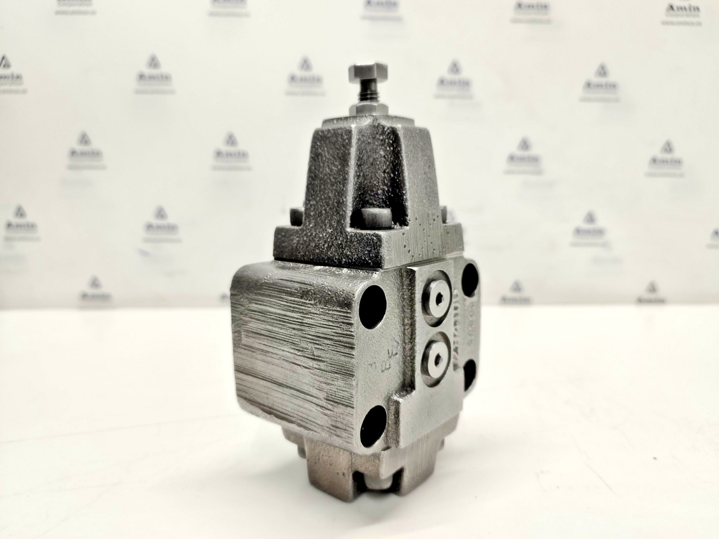 Vickers RG-03-D4-30 Pressure Control Valve Pressure Range: 250-1000PSI - NEW