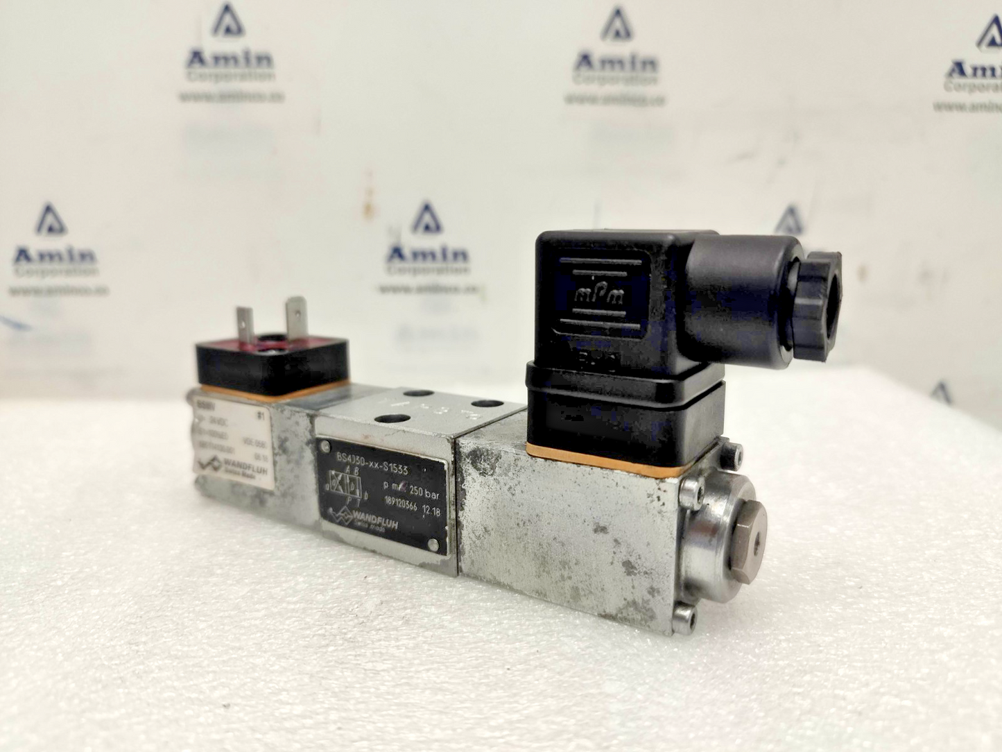 Wandfluh BS4J30-XX-S1533 Solenoid Valve 250bar max, 24VDC #2