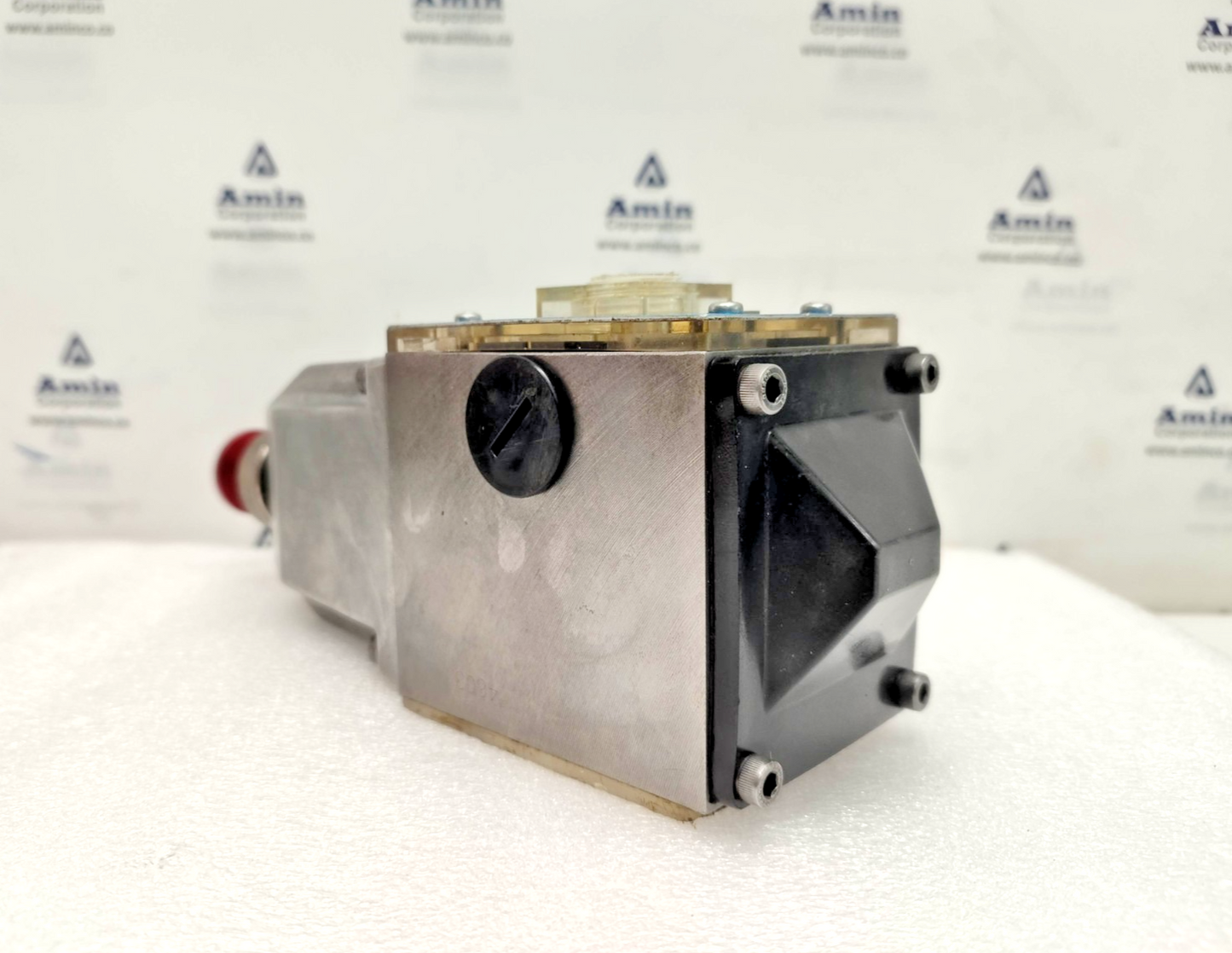 Kawasaki Rexroth 4WE10D-10L0/LW100NDL-G07 Directional Control Valve - NEW