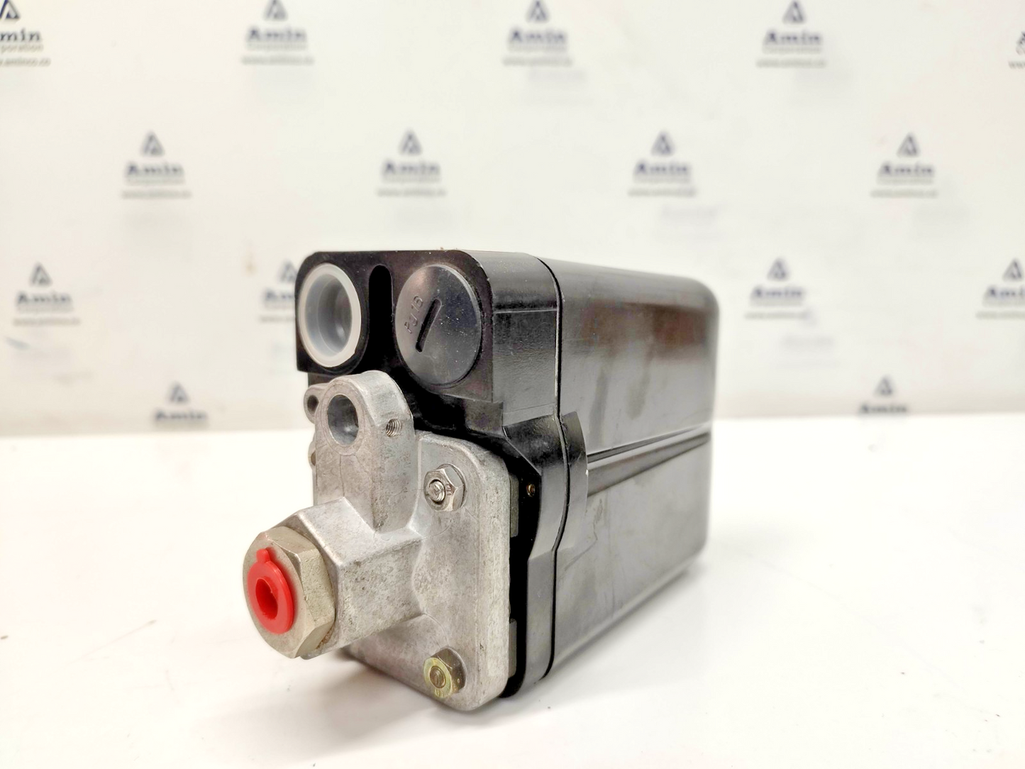 Condor MDR53/8 Pressure Switch AC-15, 4A, 250V, 5-8 bar - NEW