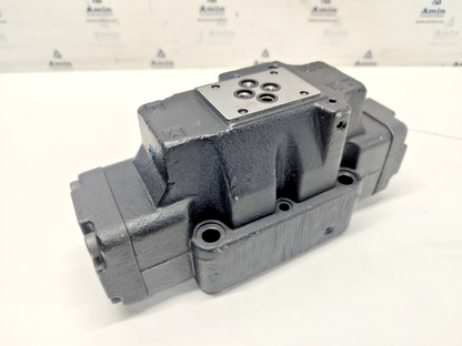 Parker D41VW002C2NJW91  Directional Control Valve - NEW