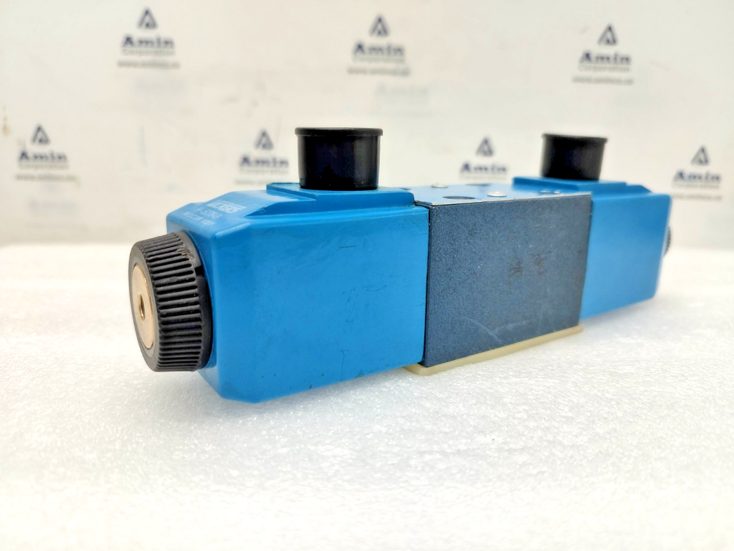Eaton Vickers DG4V 3-2N-M-U-H7-60 EN38 Directional Control Valve - NEW