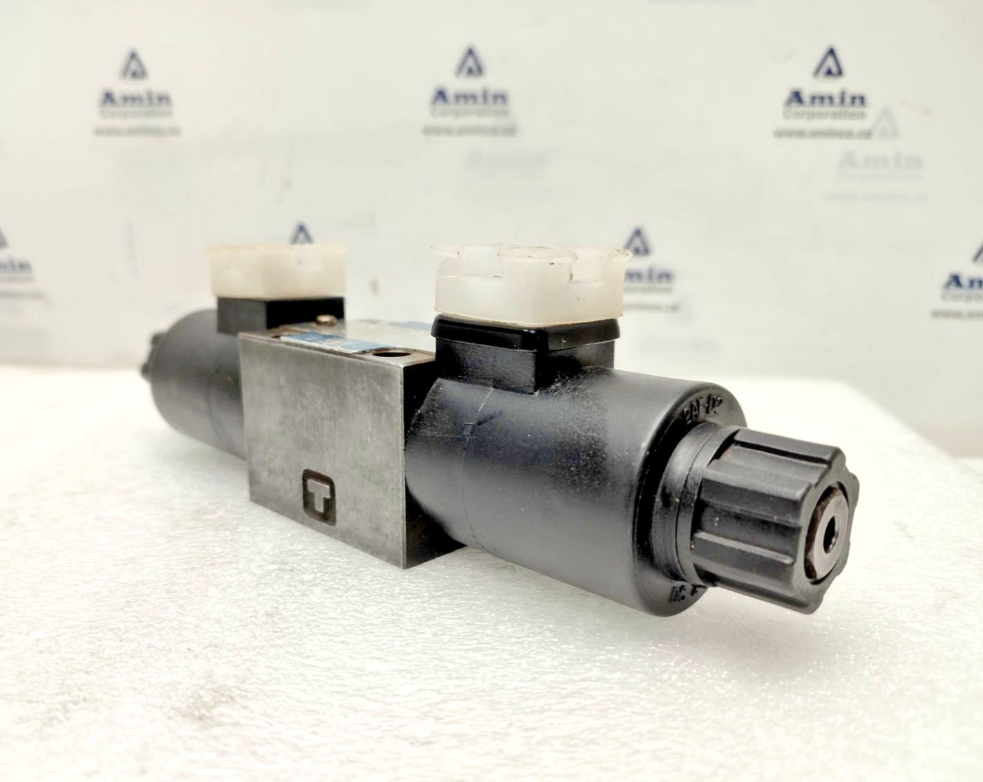 TDZ Hydraulics 2-C2-D24-35J Directional Control Valve - NEW