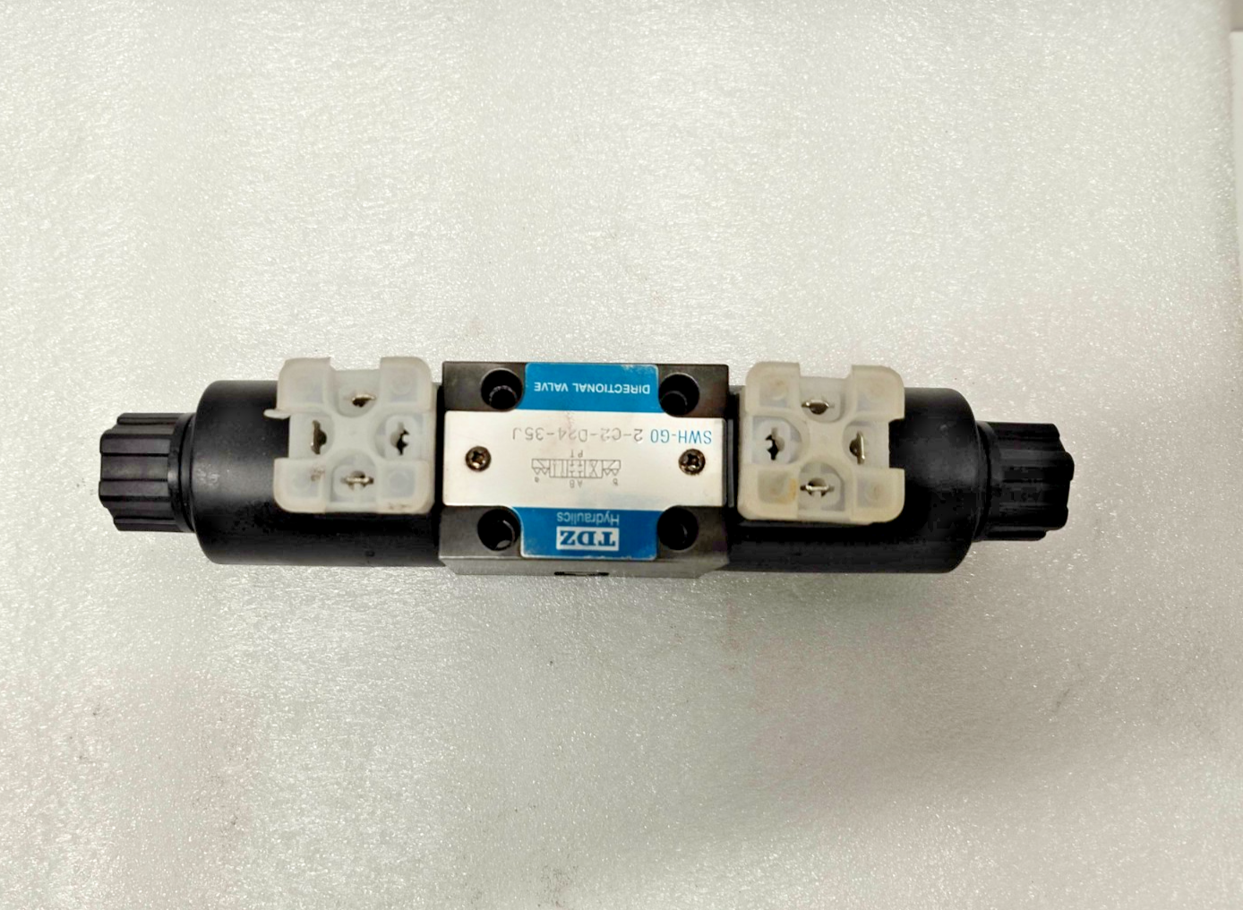TDZ Hydraulics 2-C2-D24-35J Directional Control Valve - NEW