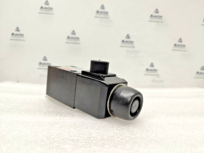 Vickers by Danfoss DG4V-3-2A-H-MU-B6-60 Directional control valve - NEW