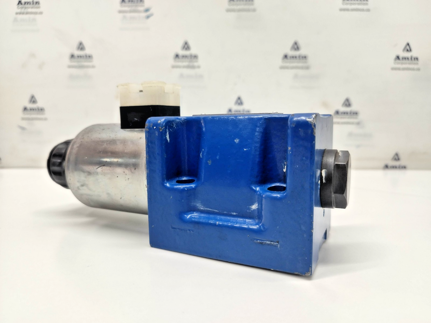 Rexroth 5-4WE 10 EB50/EG24N9K4/M Directional Control Valve MNR: R901339865 #2