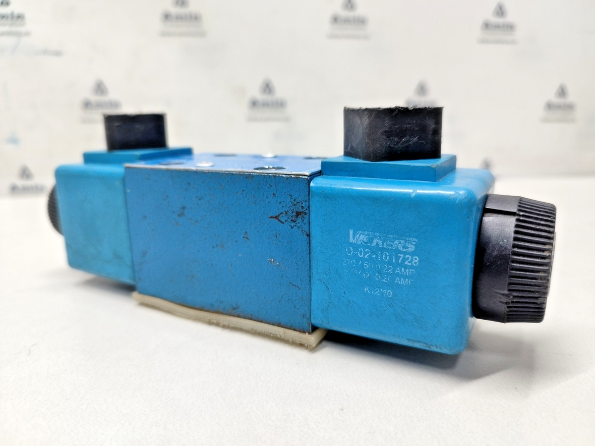 Eaton Vickers DG4V 3S 2C M U D5 60 Directional Control valve - NEW